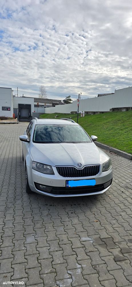 Skoda Octavia Combi Diesel 2.0 TDI Style - 3