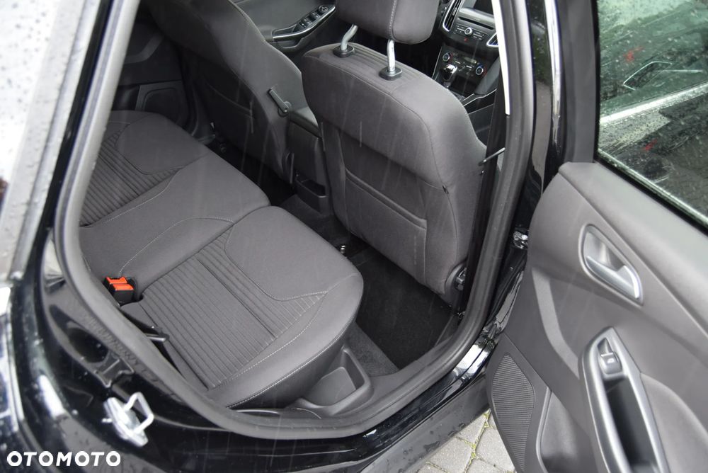 Ford Focus 1.0 EcoBoost Titanium Business - 17