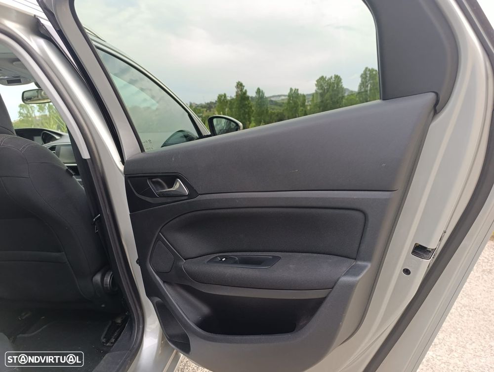Peugeot 308 SW BlueHDi 120 Stop & Start Allure - 14