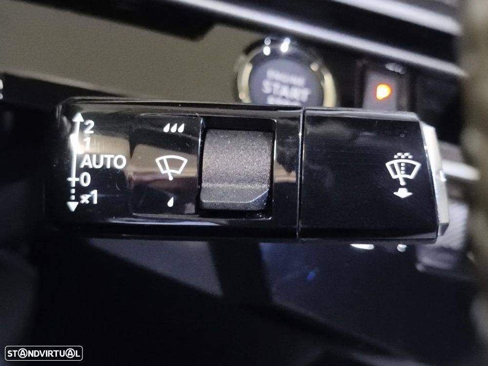 Peugeot 3008 1.2 Hybrid Allure e-DCS6 - 19