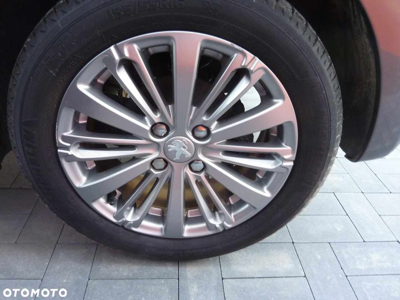 Peugeot 208 - 38