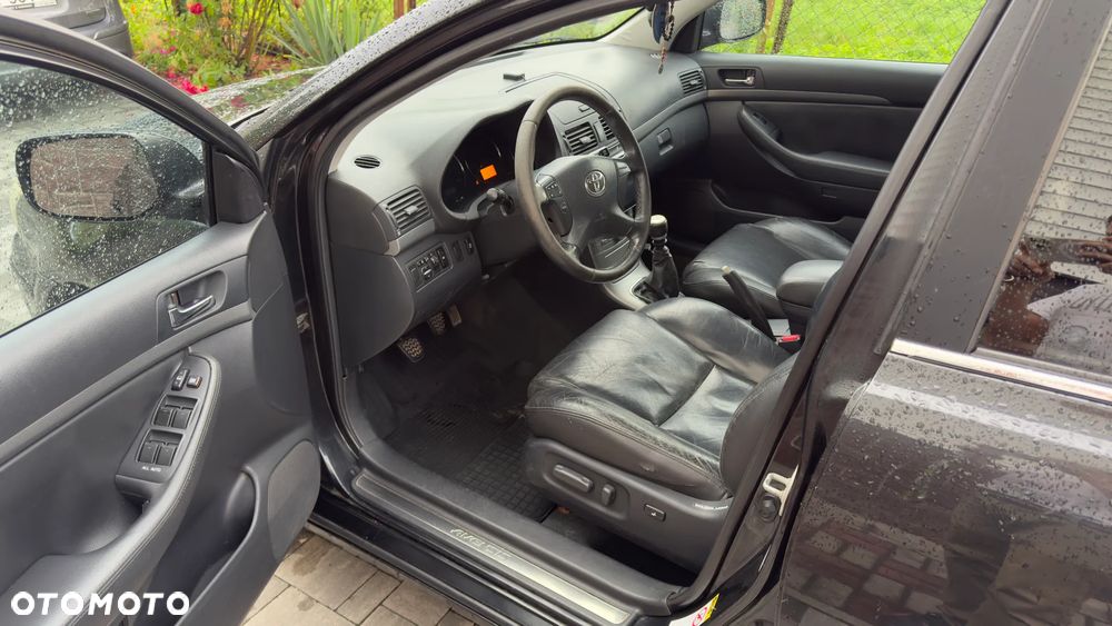 Toyota Avensis 2.0 D-4D Premium - 5