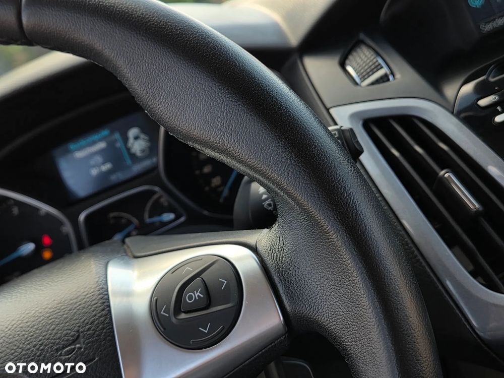 Ford Focus 1.6 TDCi DPF SYNC Edition - 33