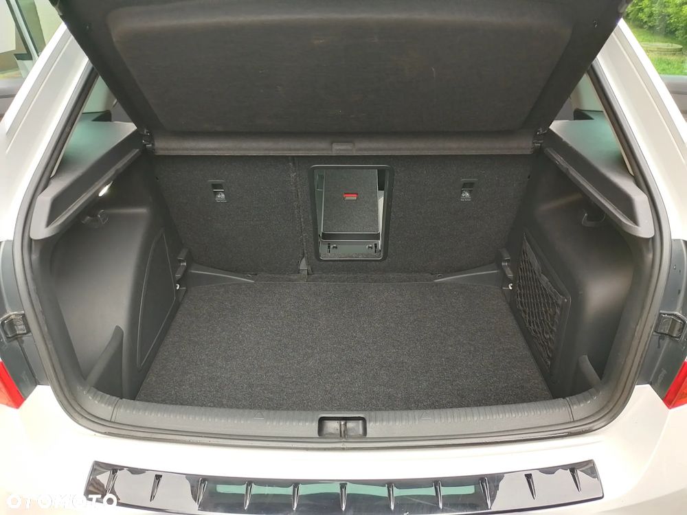 Skoda RAPID 1.4 TSI Ambition DSG - 12