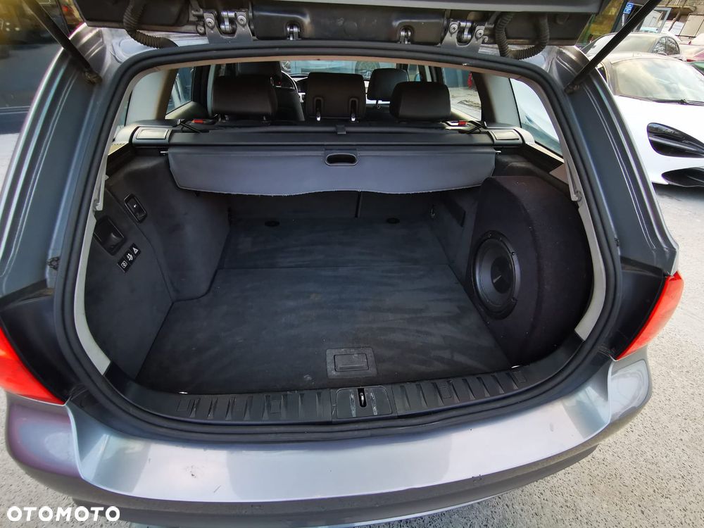 BMW Seria 3 320d xDrive DPF - 29