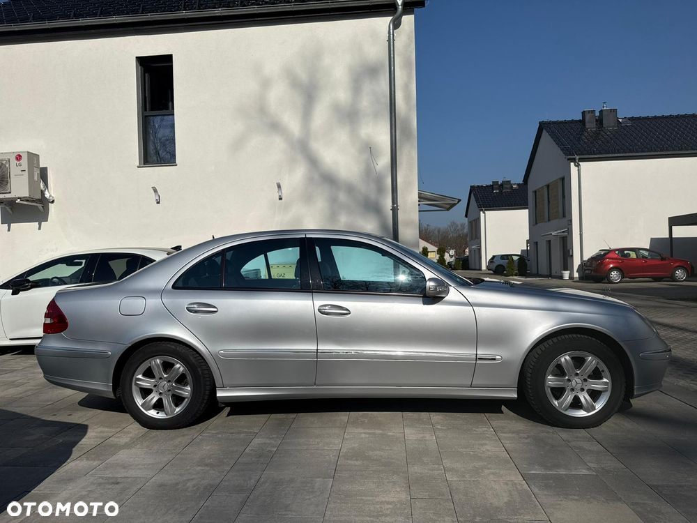 Mercedes-Benz Klasa E - 9