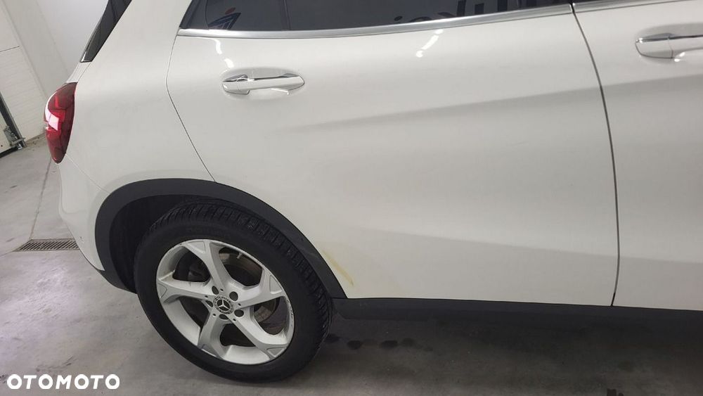 Mercedes-Benz GLA - 5