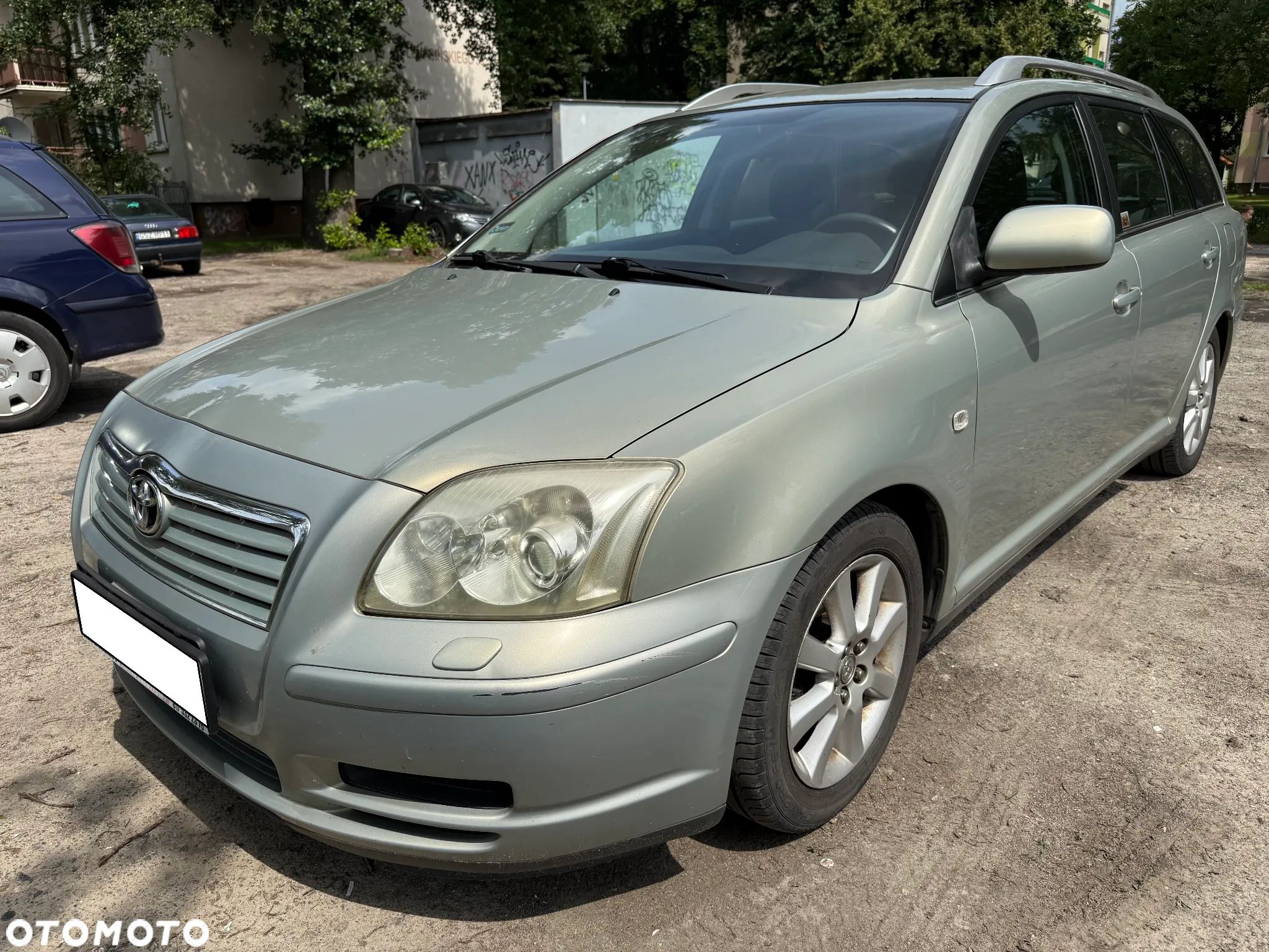 Toyota Avensis - 1