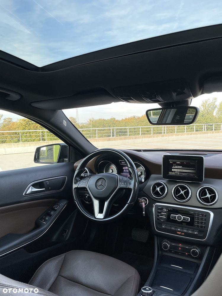 Mercedes-Benz GLA - 29