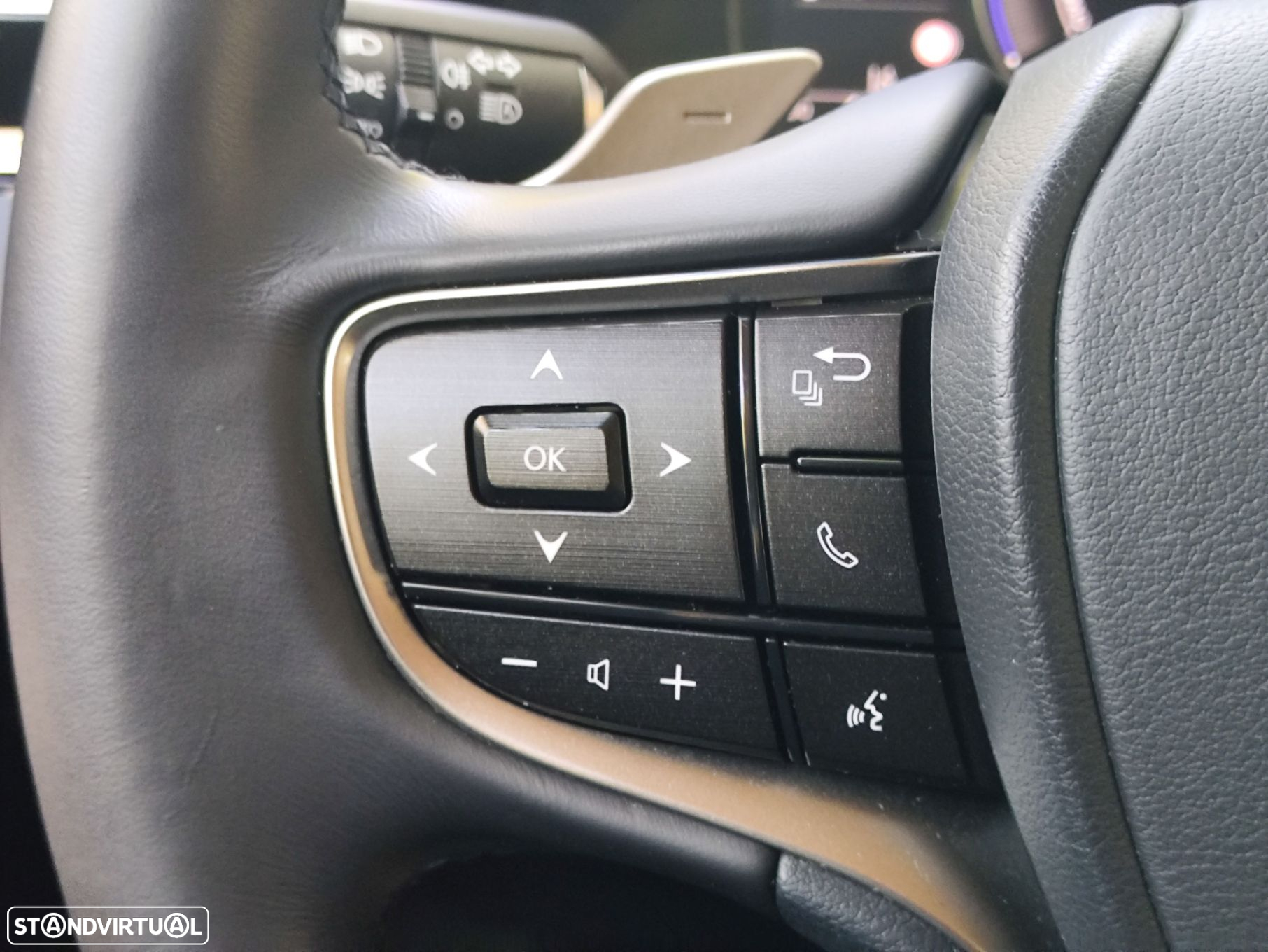 Lexus ES 300h Special Edition - 20
