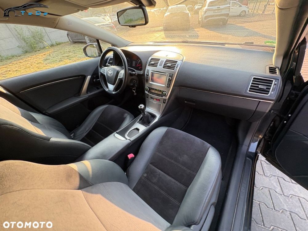 Toyota Avensis Touring Sports 1.8 Executive - 27