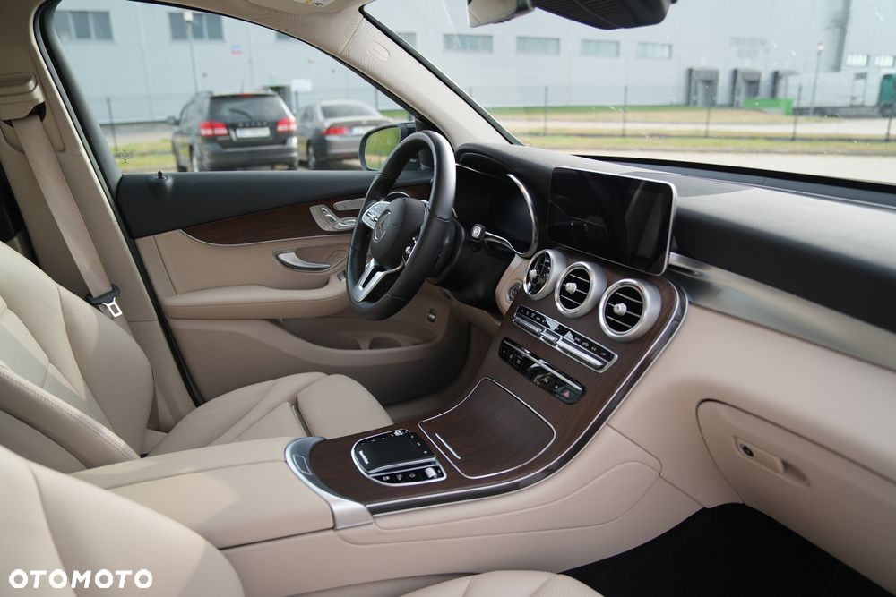 Mercedes-Benz GLC 300 4Matic 9G-TRONIC Exclusive - 10