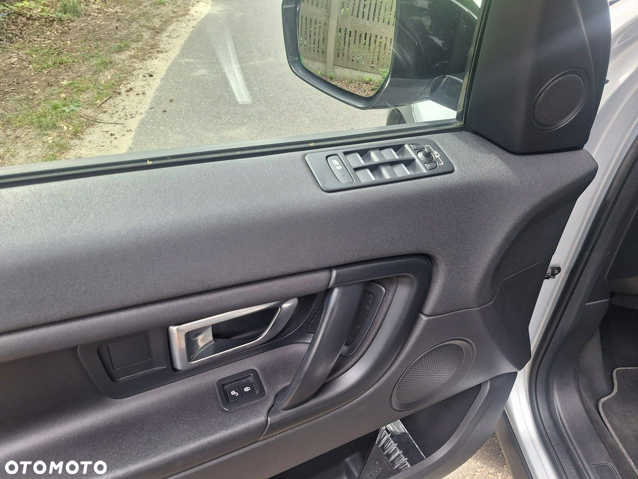 Land Rover Discovery Sport - 10
