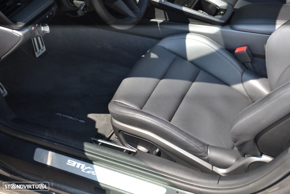 Porsche 911 (992) Targa 4 PDK - 24