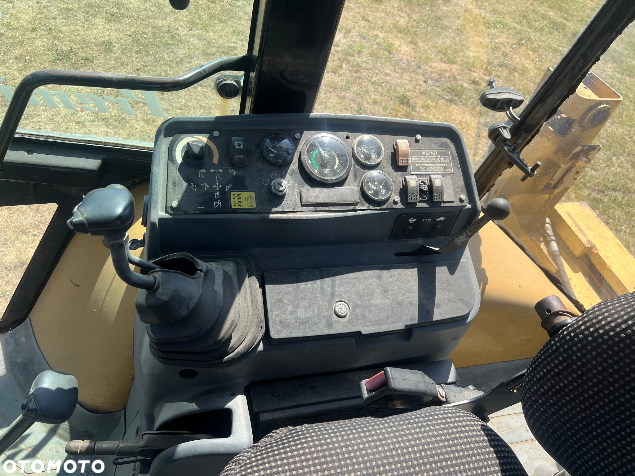 Caterpillar 438C - 11