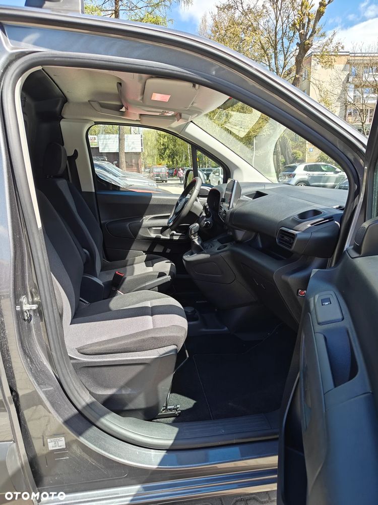 Opel Combo 1.5 CDTI Essentia S&S - 24