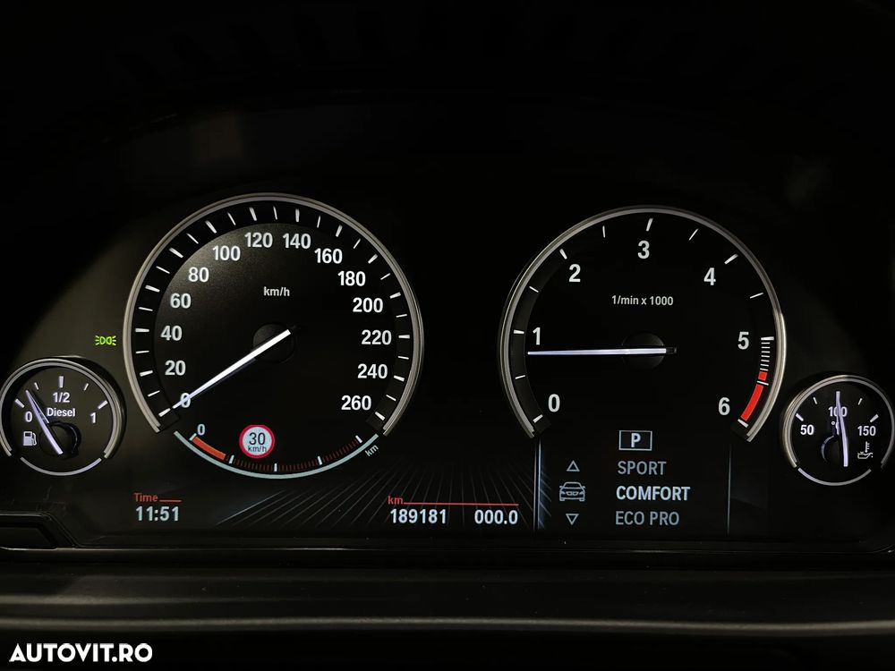 BMW Seria 5 525d Aut. Luxury Line - 30