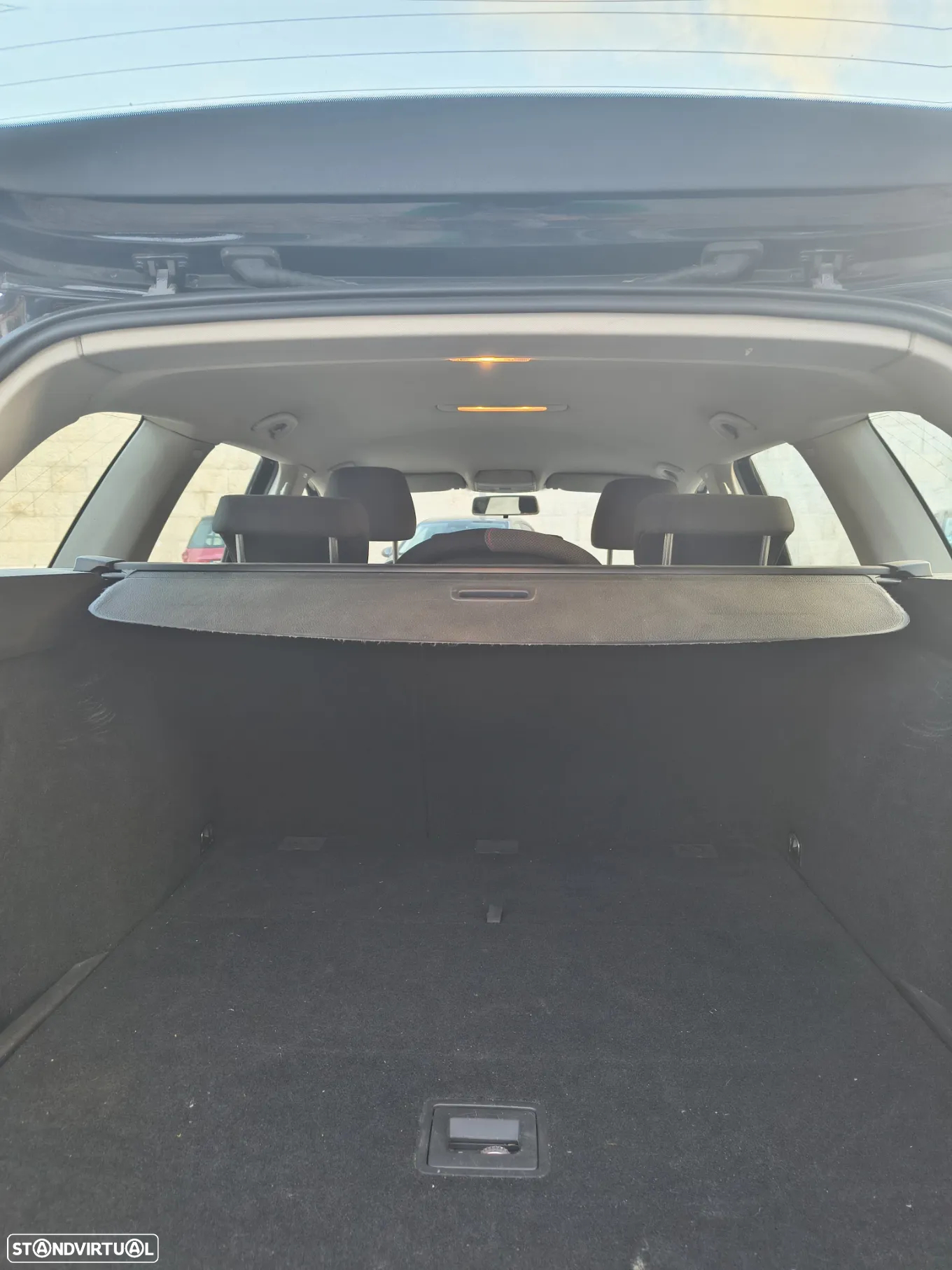 VW Golf Variant 1.6 TDi Confortline - 11