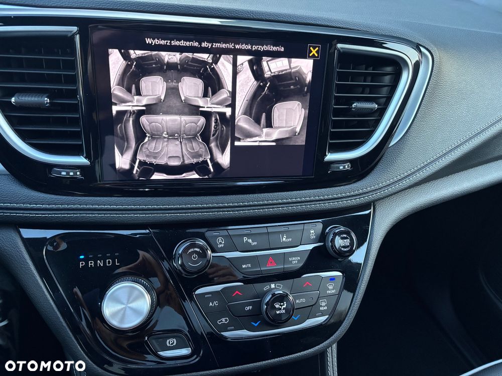 Chrysler Pacifica - 34