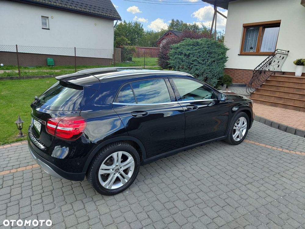 Mercedes-Benz GLA 250 7G-DCT Peak Edition - 12