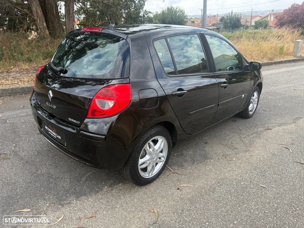 Renault Clio 1.2 16V Confort Dynamique - 4