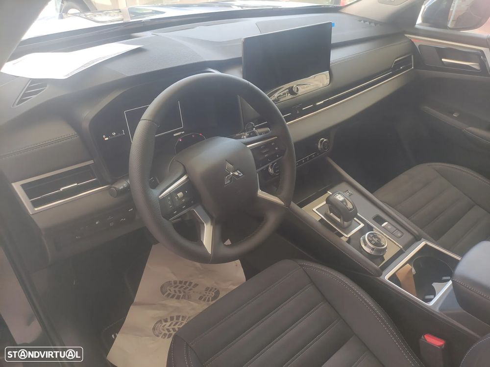 Mitsubishi Outlander - 5