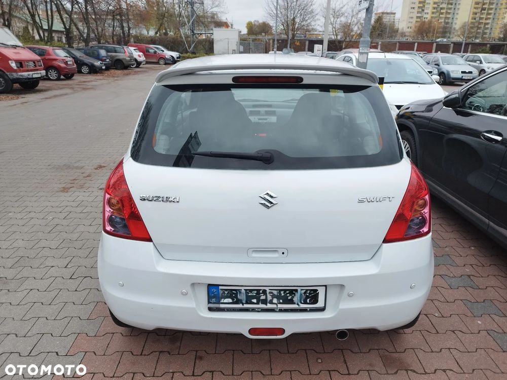 Suzuki Swift 1.3 GC - 6