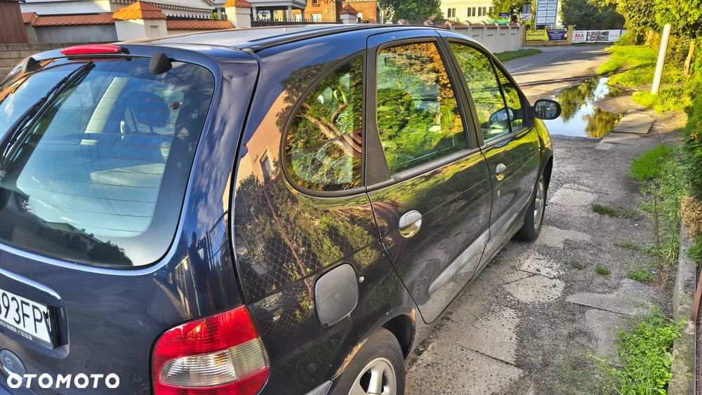 Renault Scenic - 1
