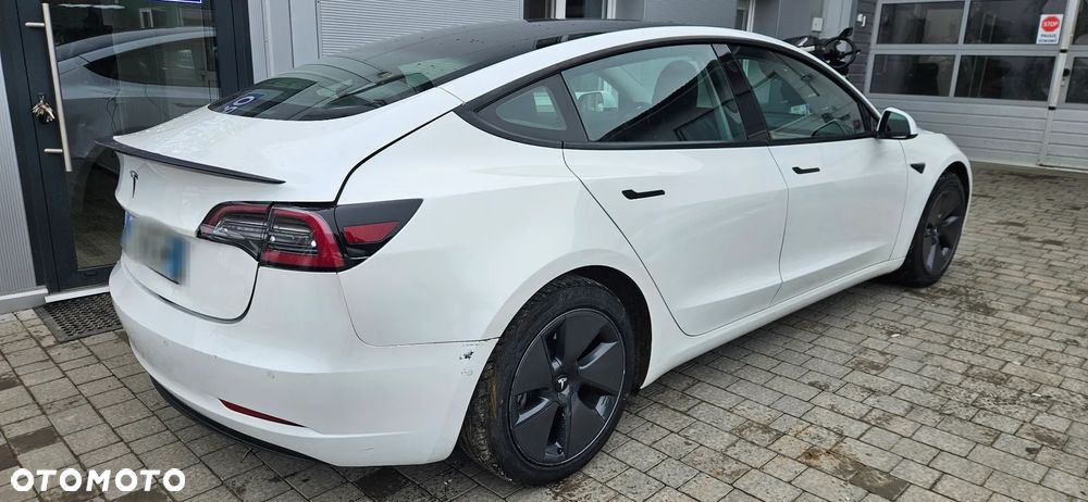 Tesla Model 3 - 6