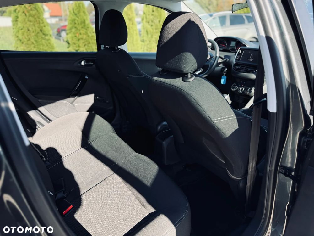 Peugeot 208 1.2 VTi Style - 19