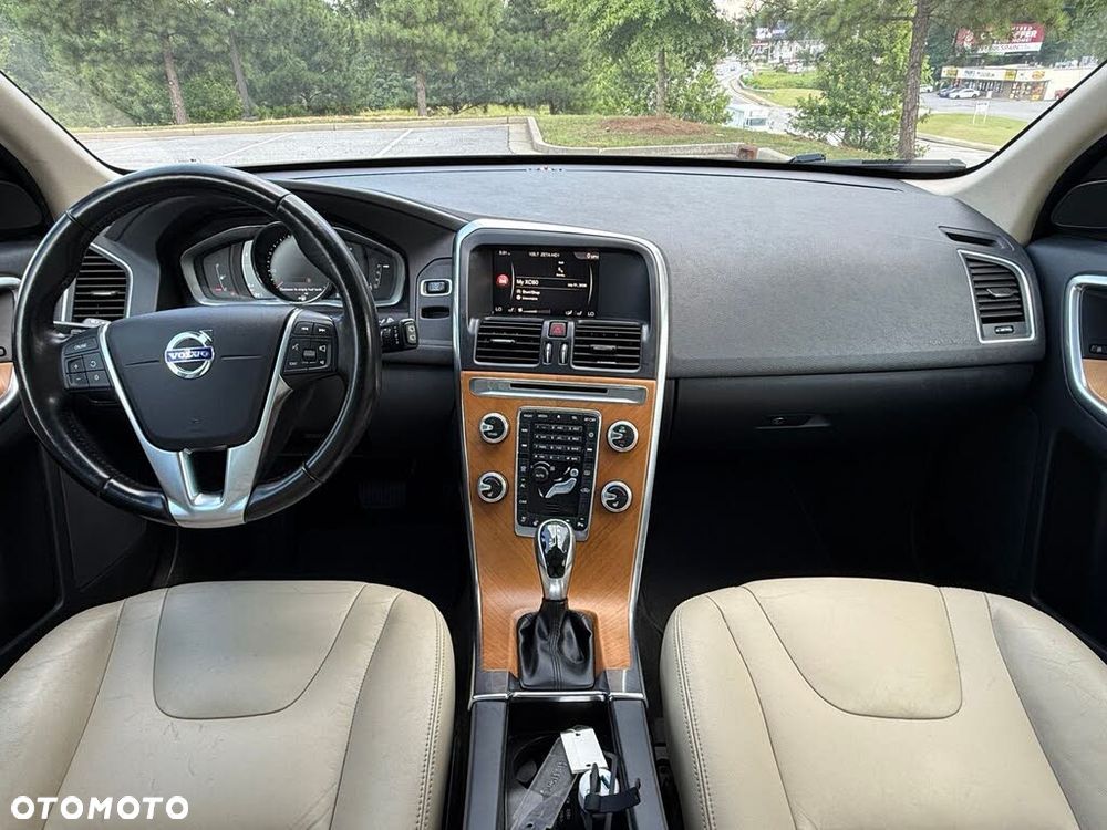 Volvo XC 60 T6 AWD Drive-E Momentum - 9