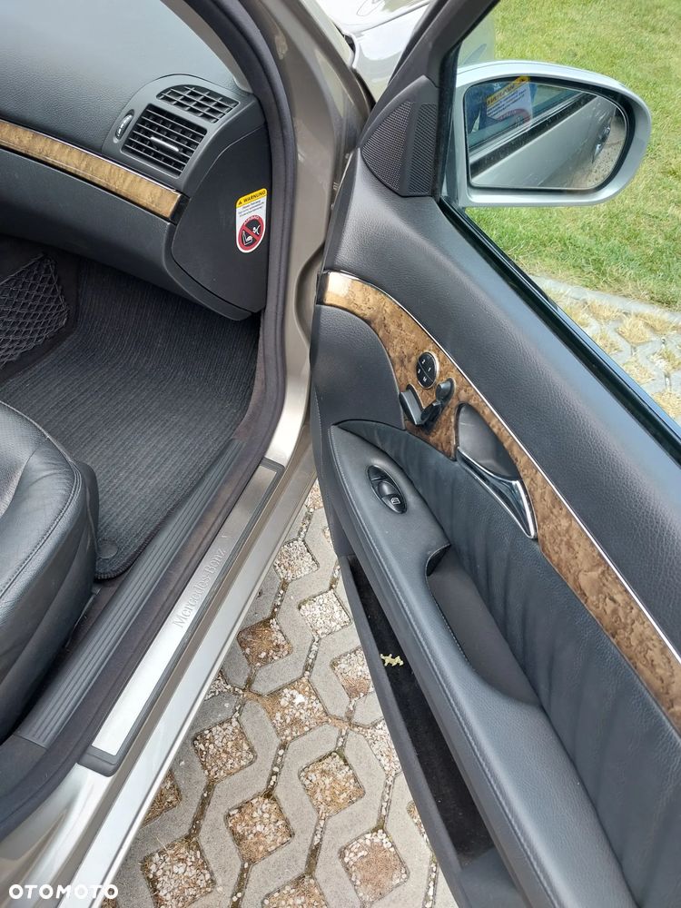 Mercedes-Benz Klasa E 320 CDI T Avantgarde - 17