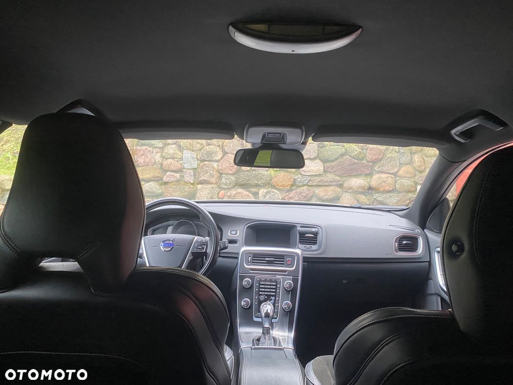 Volvo V60 D4 Geartronic Momentum - 15