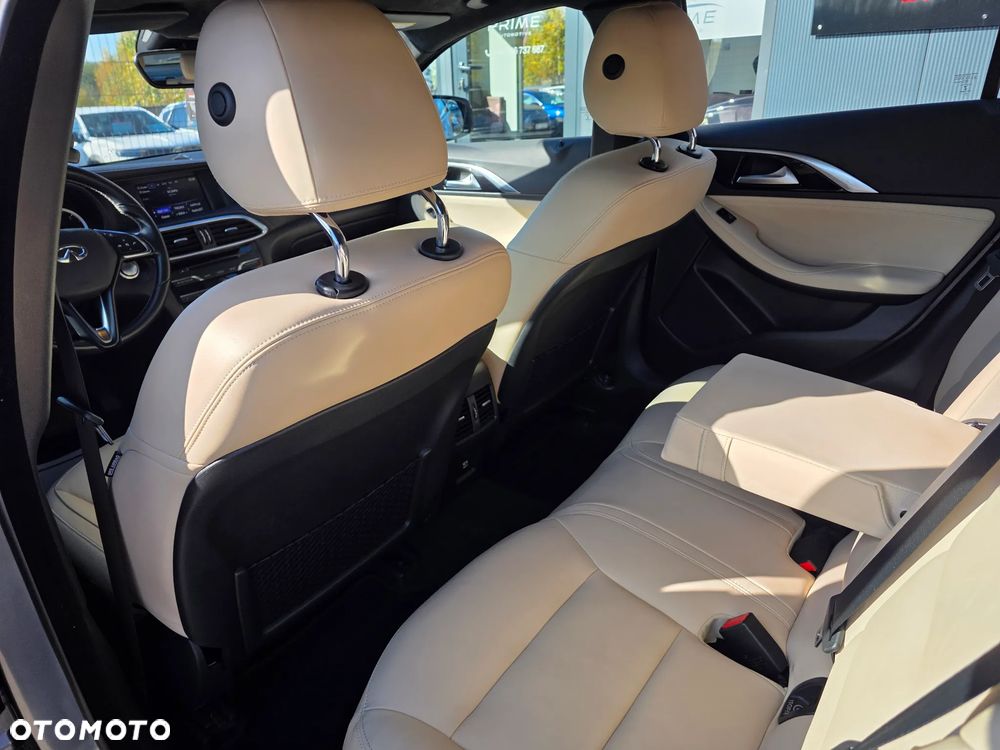 Infiniti Q30 2.2d Premium Tech 7DCT - 20