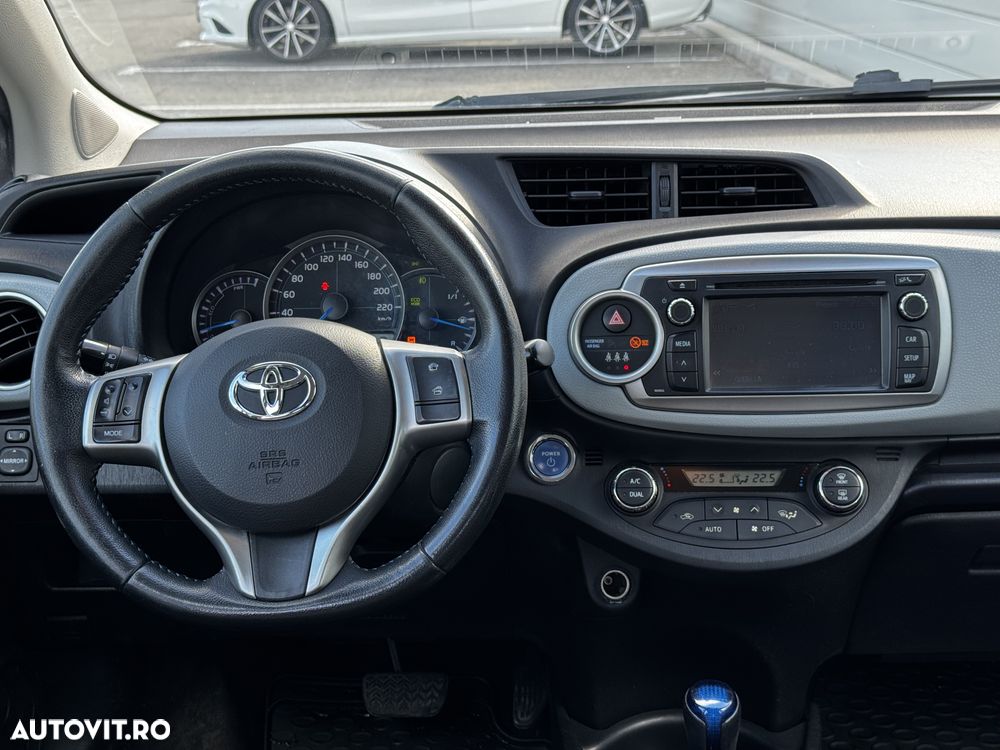Toyota Yaris - 11
