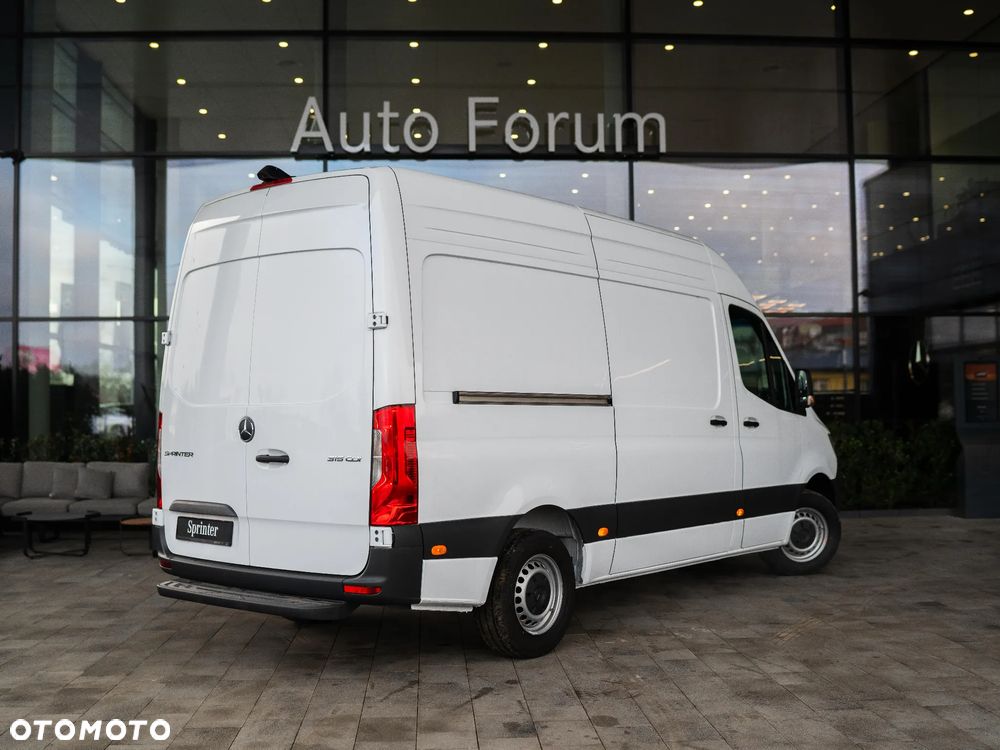 Mercedes-Benz Sprinter - 4