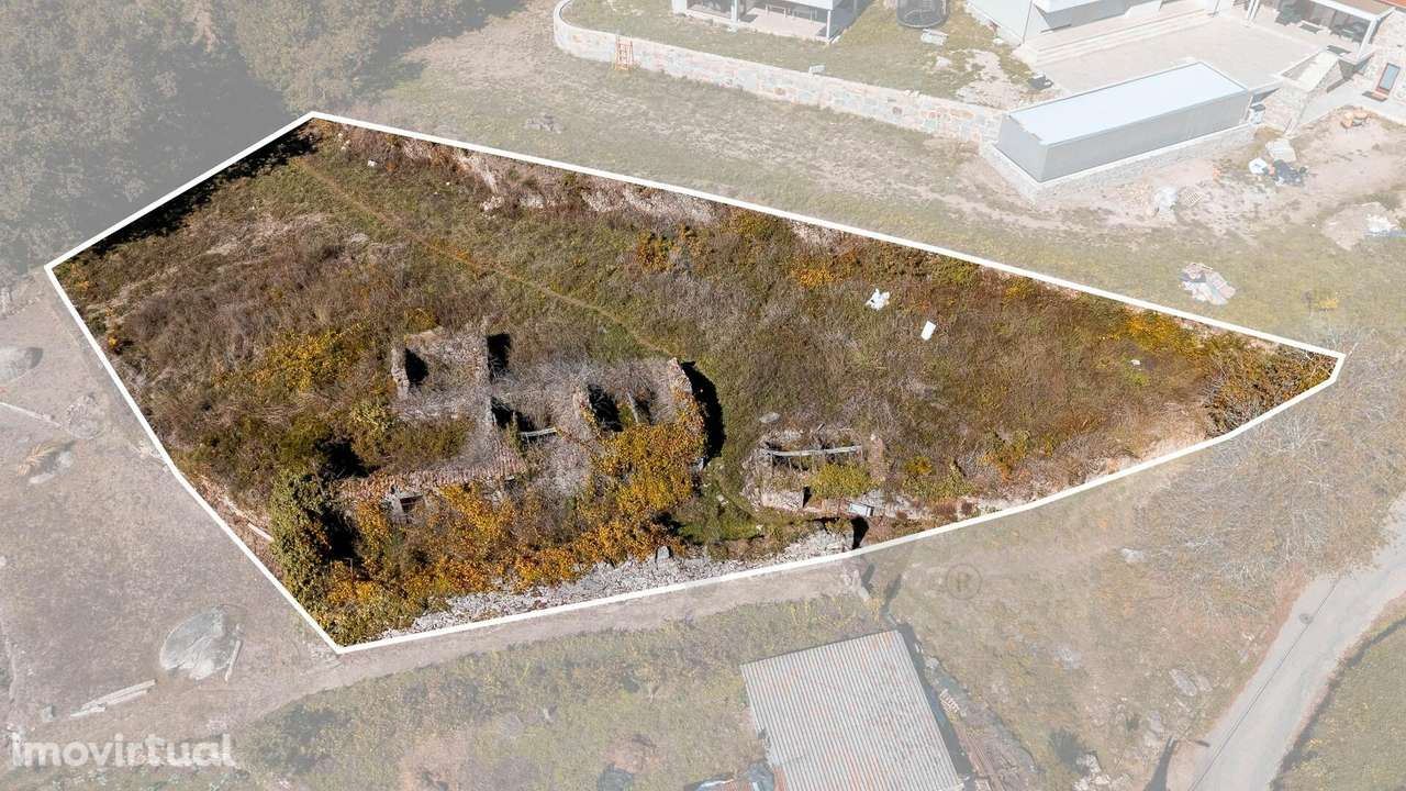 Ruína com terreno em Paredes de Coura - Grande imagem: 4/23