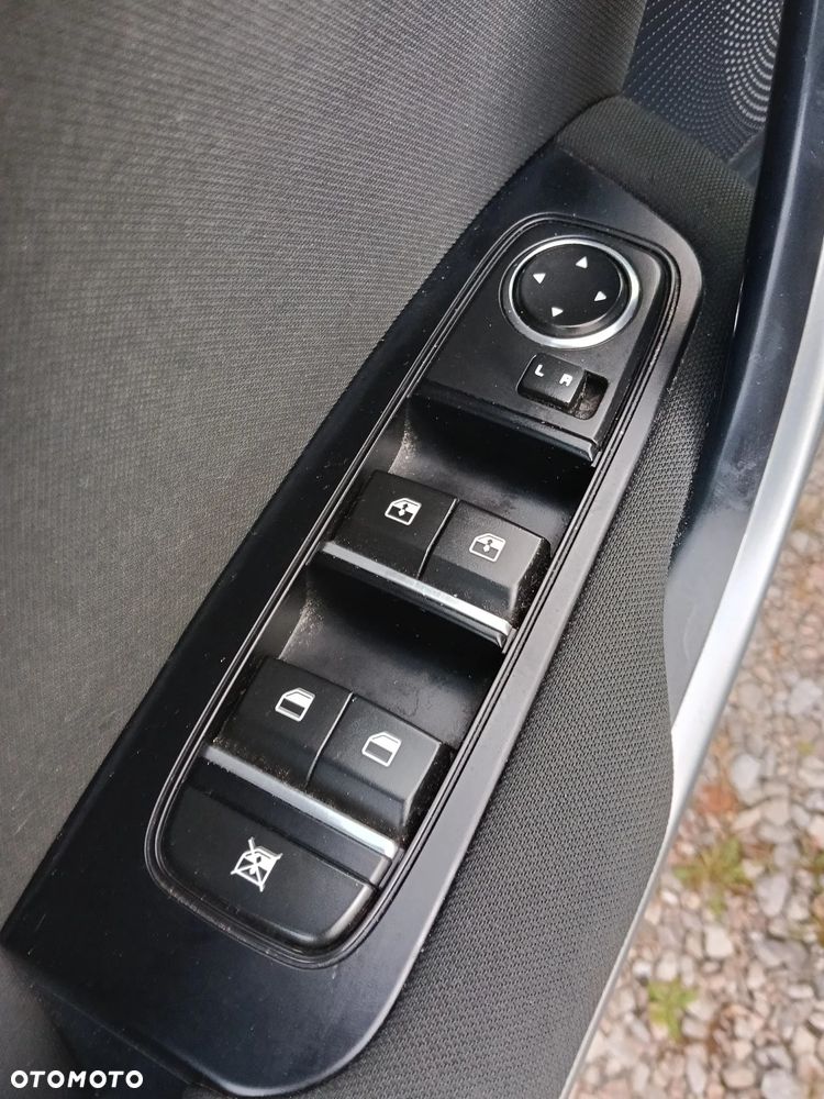 Kia Ceed - 26