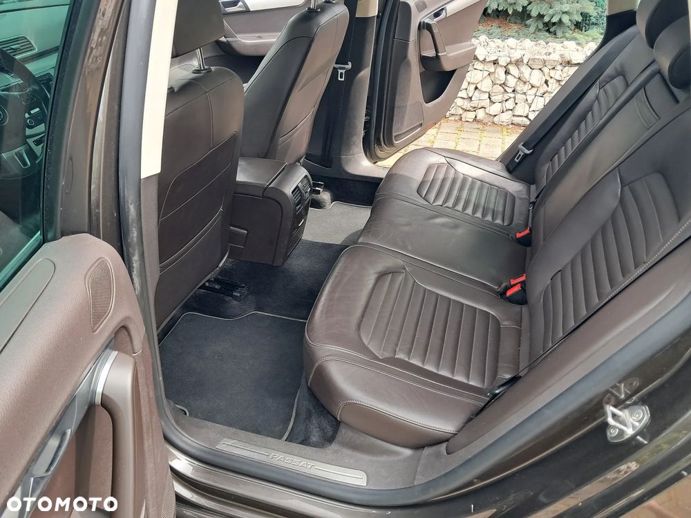 Volkswagen Passat 2.0 TDI 4Mot Highline - 11
