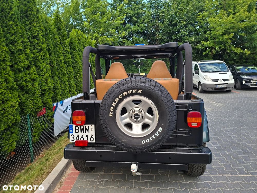 Jeep Wrangler - 10