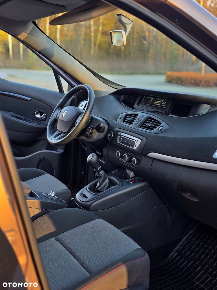 Renault Scenic 1.5 dCi Expression - 13