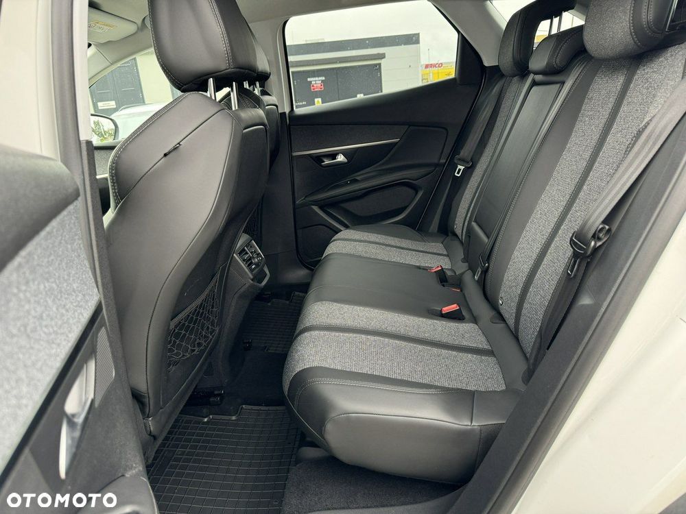 Peugeot 3008 PureTech 130 Stop & Start GPF EAT8 Allure Pack - 32