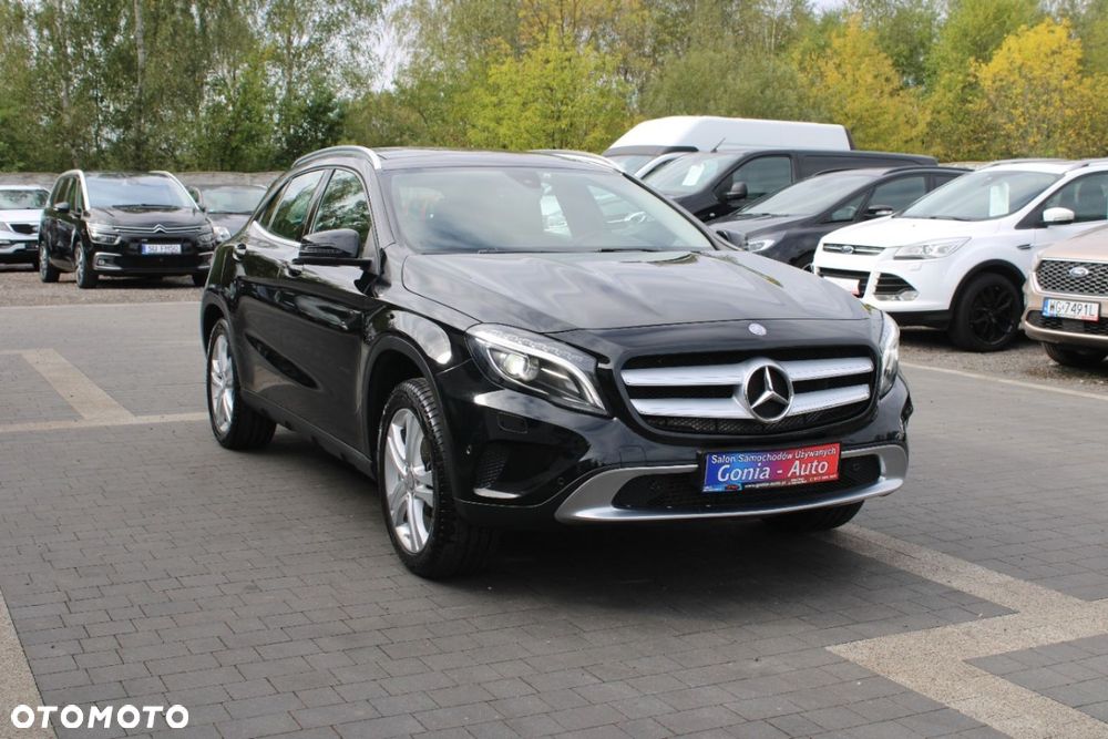 Mercedes-Benz GLA - 9