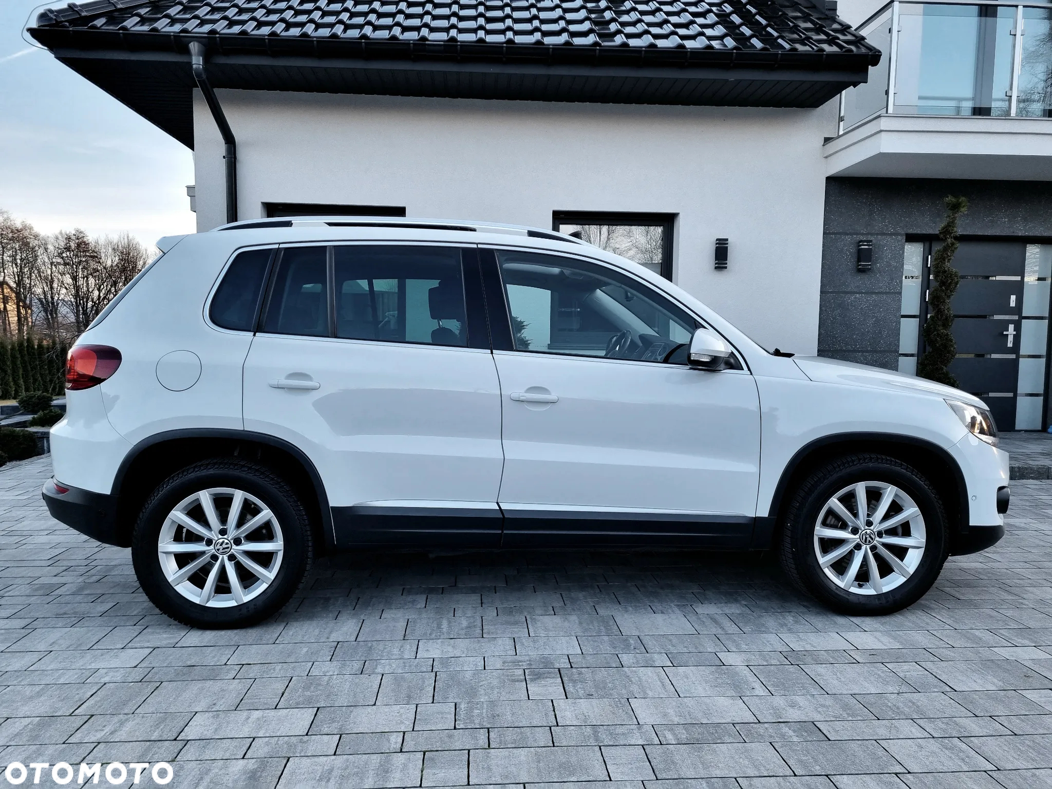 Volkswagen Tiguan 2.0 TDI SCR BlueMotion Technology Lounge Sport & Style - 8