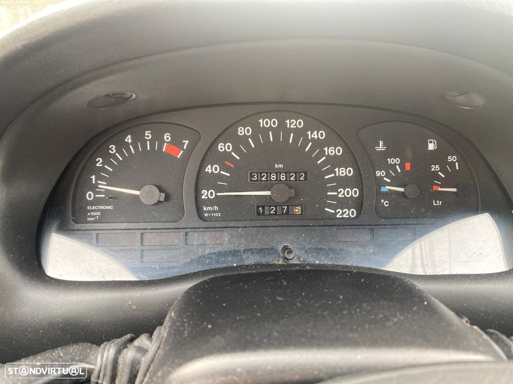 Opel Astra 1.6i Sport - 10