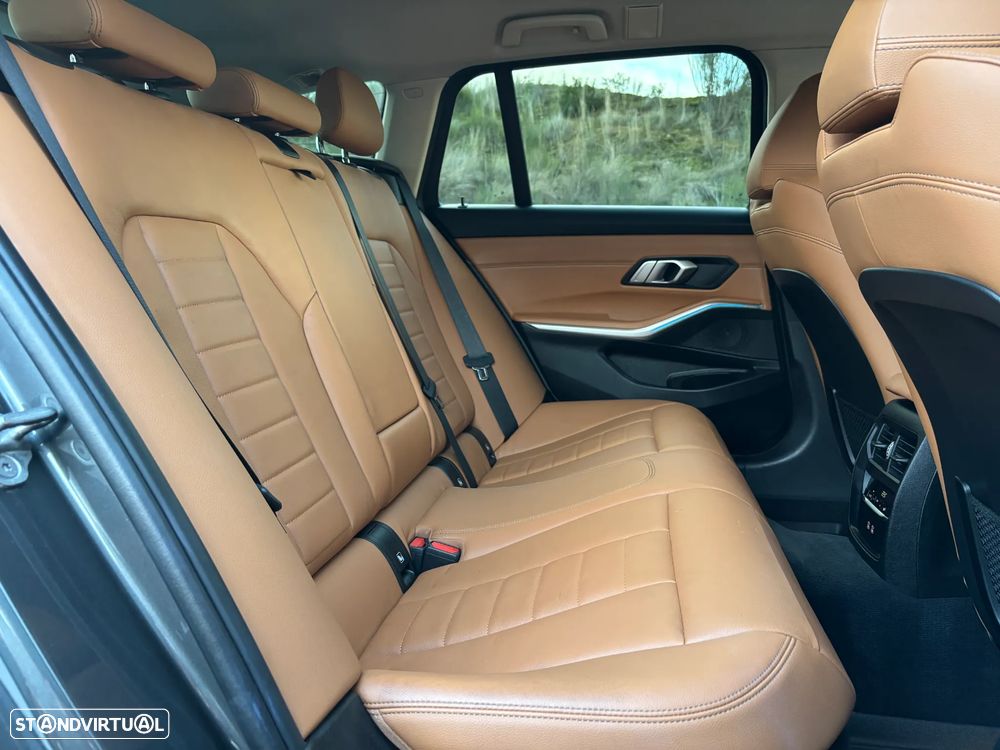 BMW 330 e Touring Line Sport Auto - 39