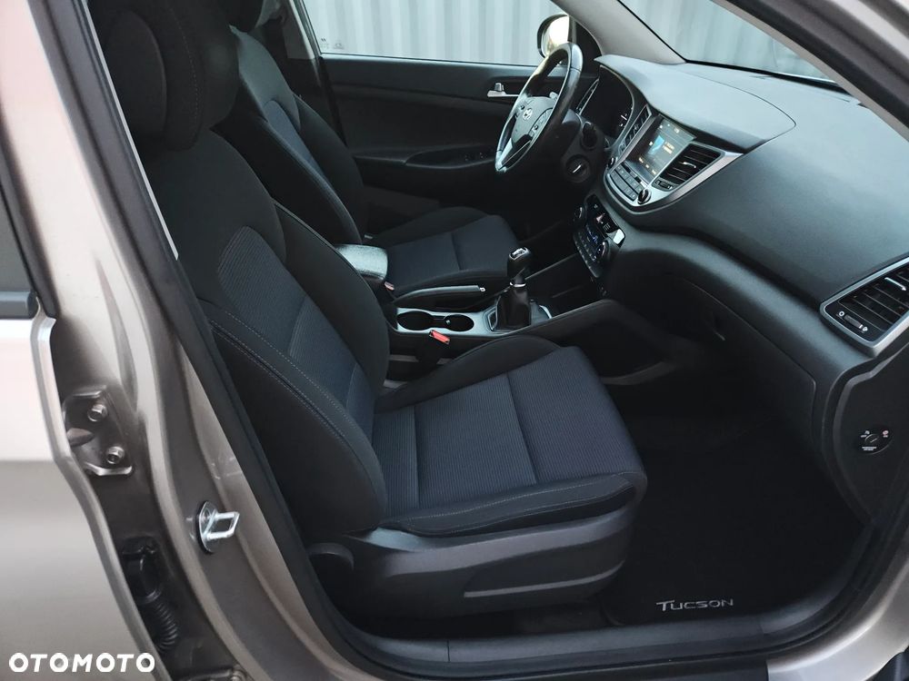 Hyundai Tucson 1.7 CRDI BlueDrive Comfort 2WD - 23