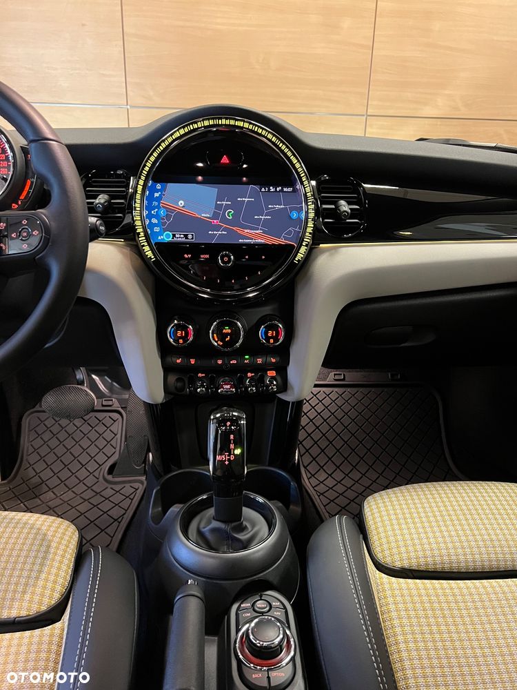 MINI Cooper Standard - 15