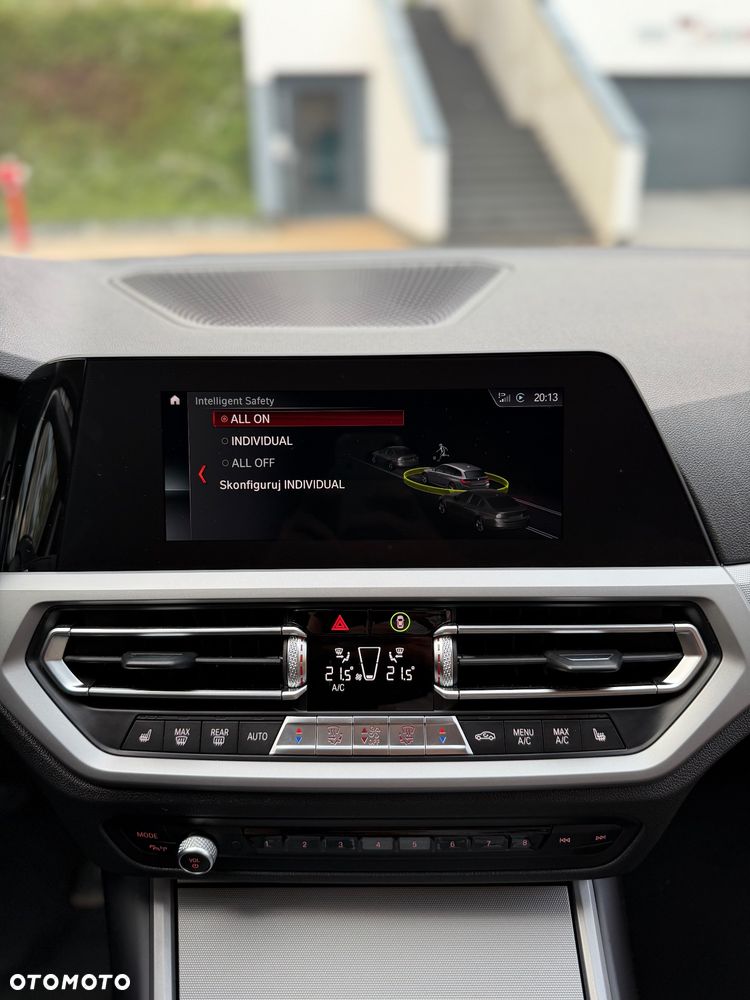 BMW Seria 3 318d - 24