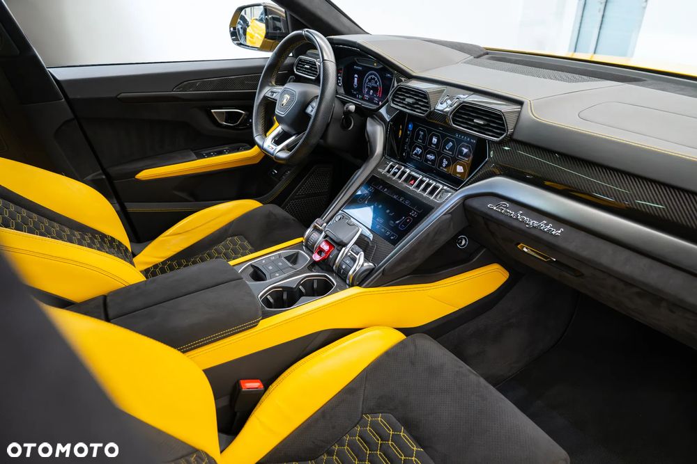 Lamborghini Urus Standard - 17